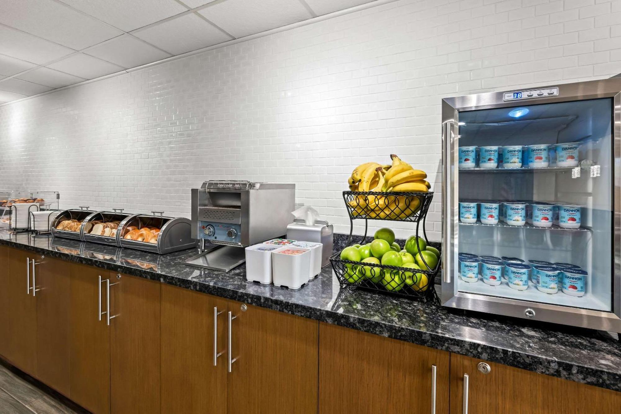 Hotel The Penn Stroud, - Poconos, Ascend Collection 3*