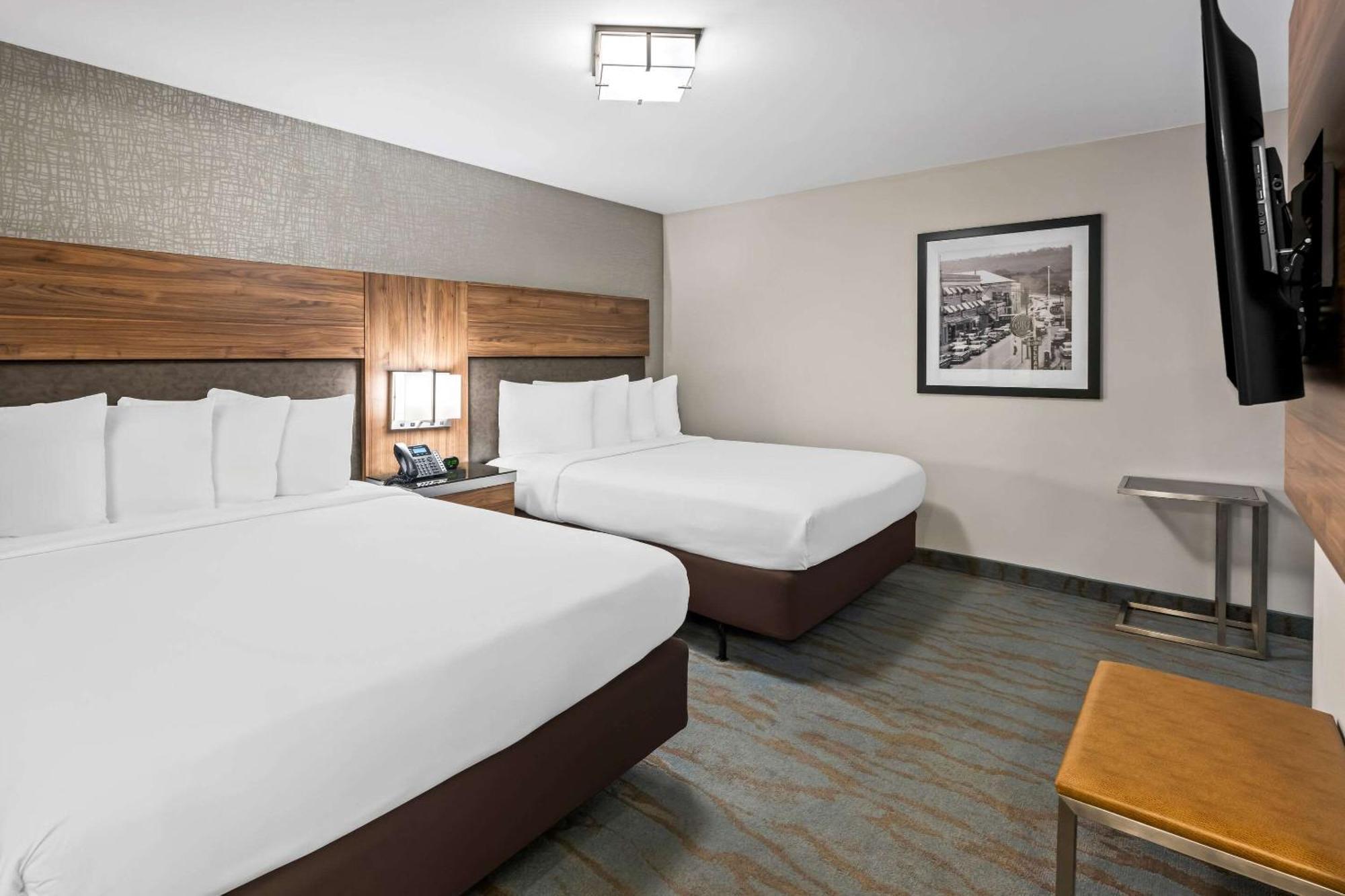 Hotel The Penn Stroud, - Poconos, Ascend Collection