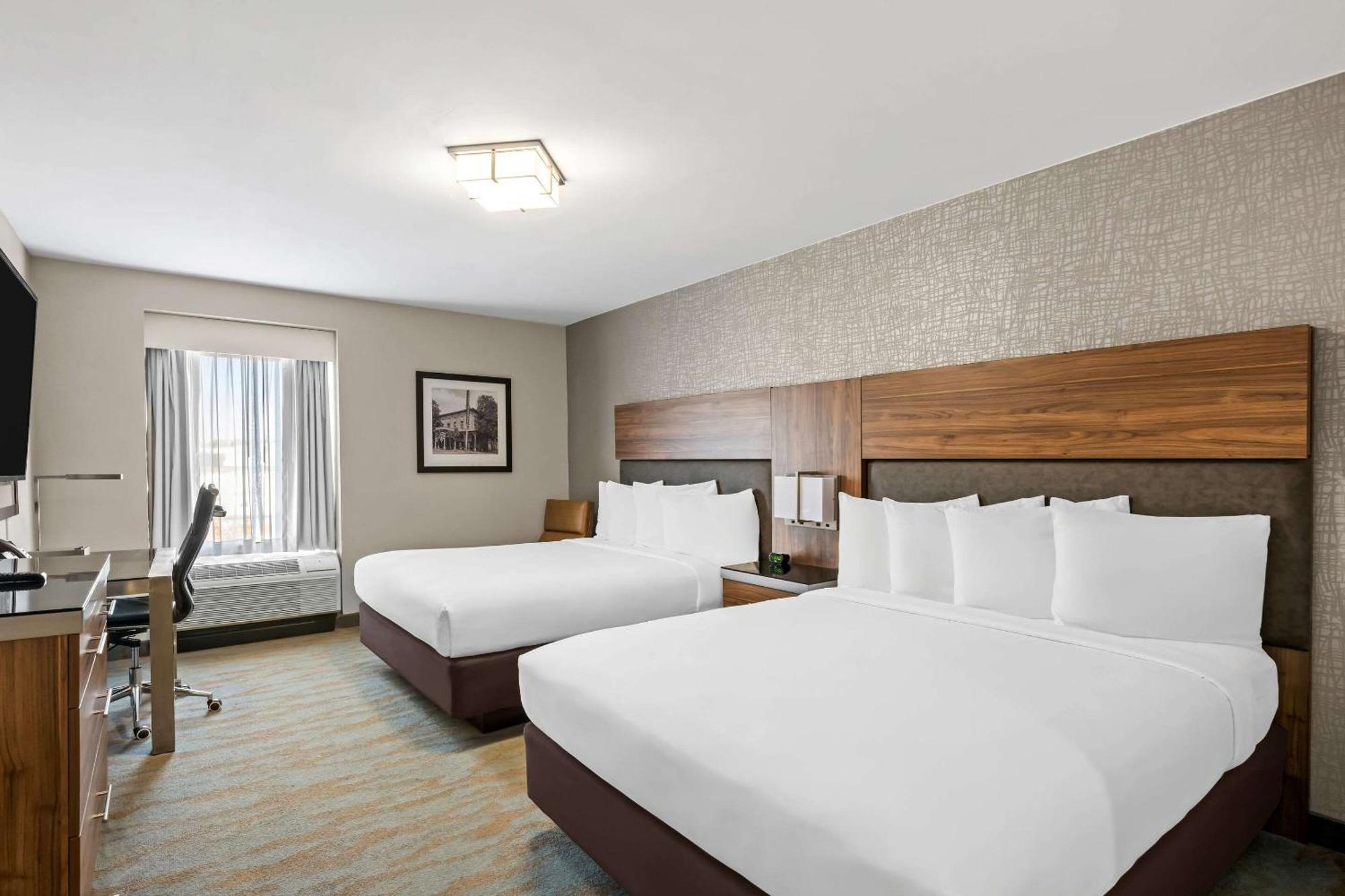 Hotel The Penn Stroud, - Poconos, Ascend Collection
